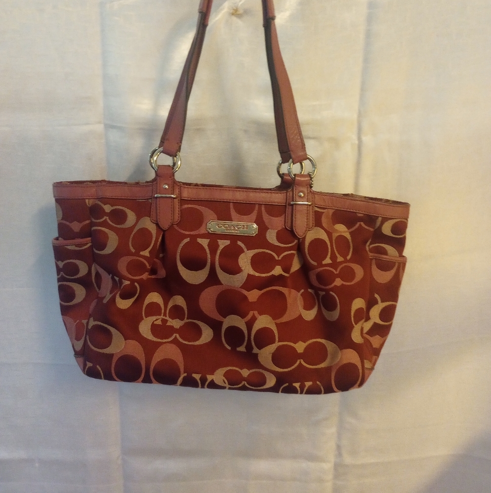 Maroon/burgundy coach pures